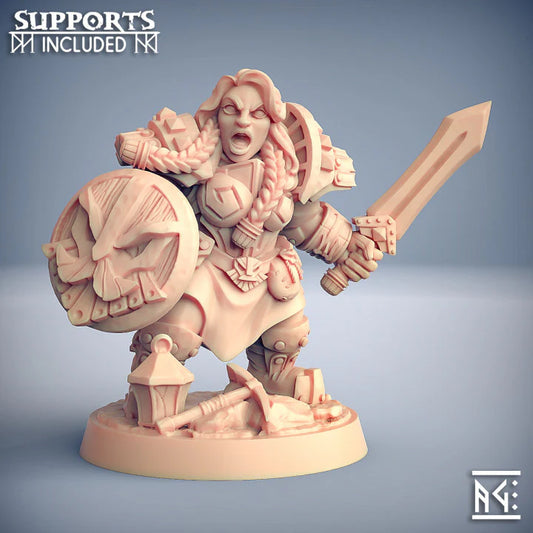 Artisan Guild - Dwarf Female Figther D - Dwarven Defenders 2019 June